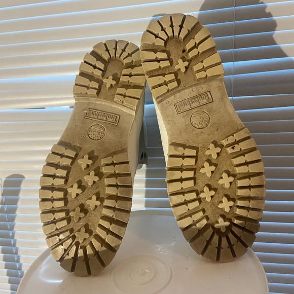 Women's Timberland Boots Size 9.5 - Picture 6 of 16